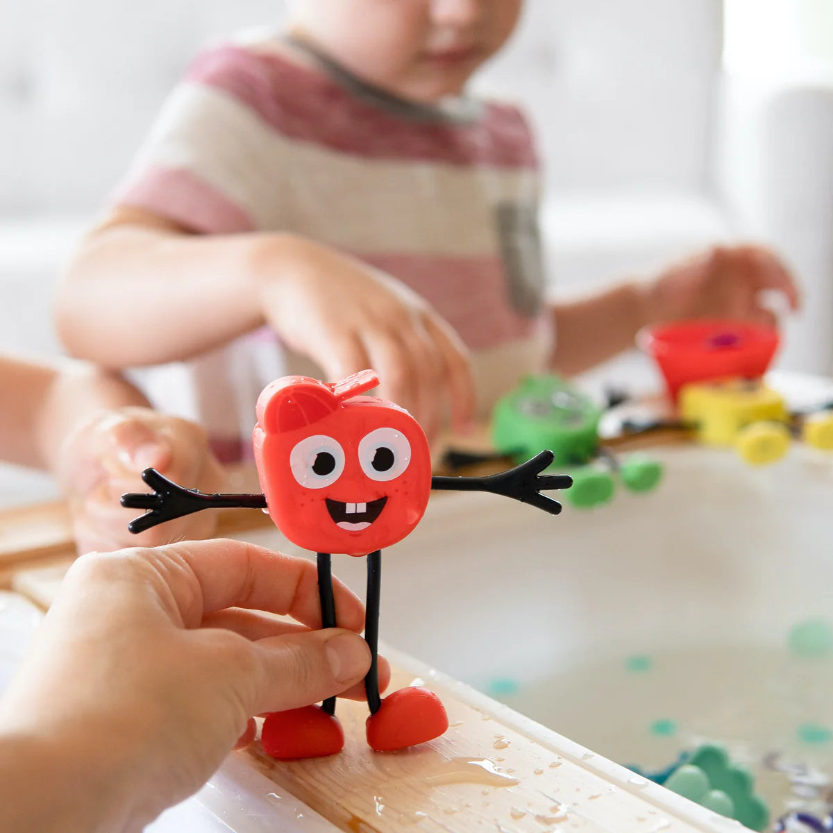 Glo Pals - Sammy - Light-up Sensory Toy